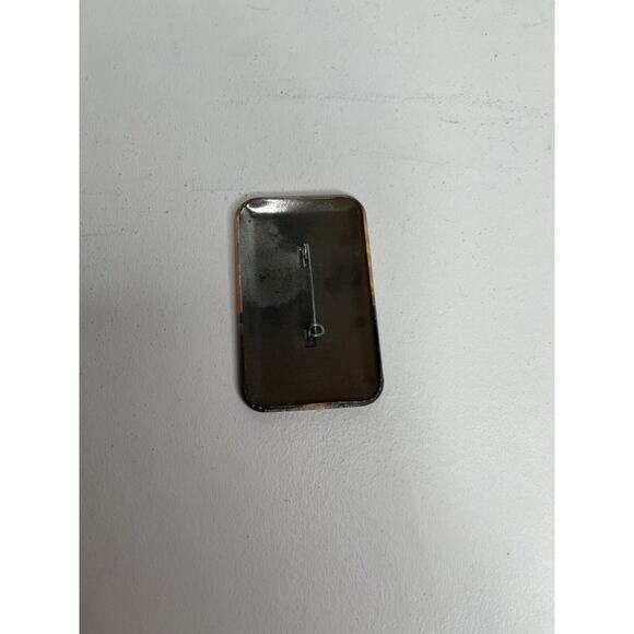 Pin Free Willy Back Movie Promotional Button 1993 Video Store Promo Whale - Picture 6 of 8